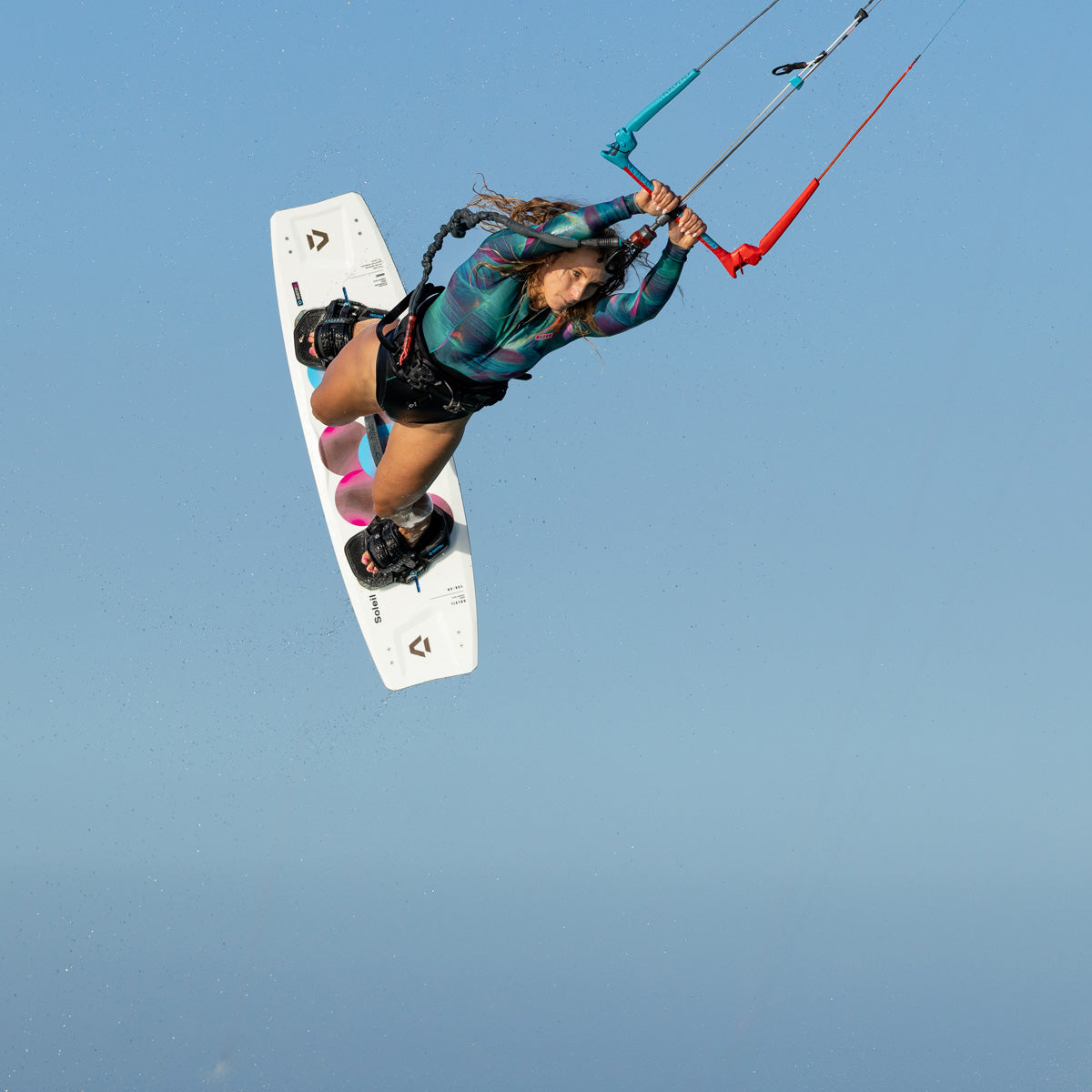 Duotone Trust Bar 2026