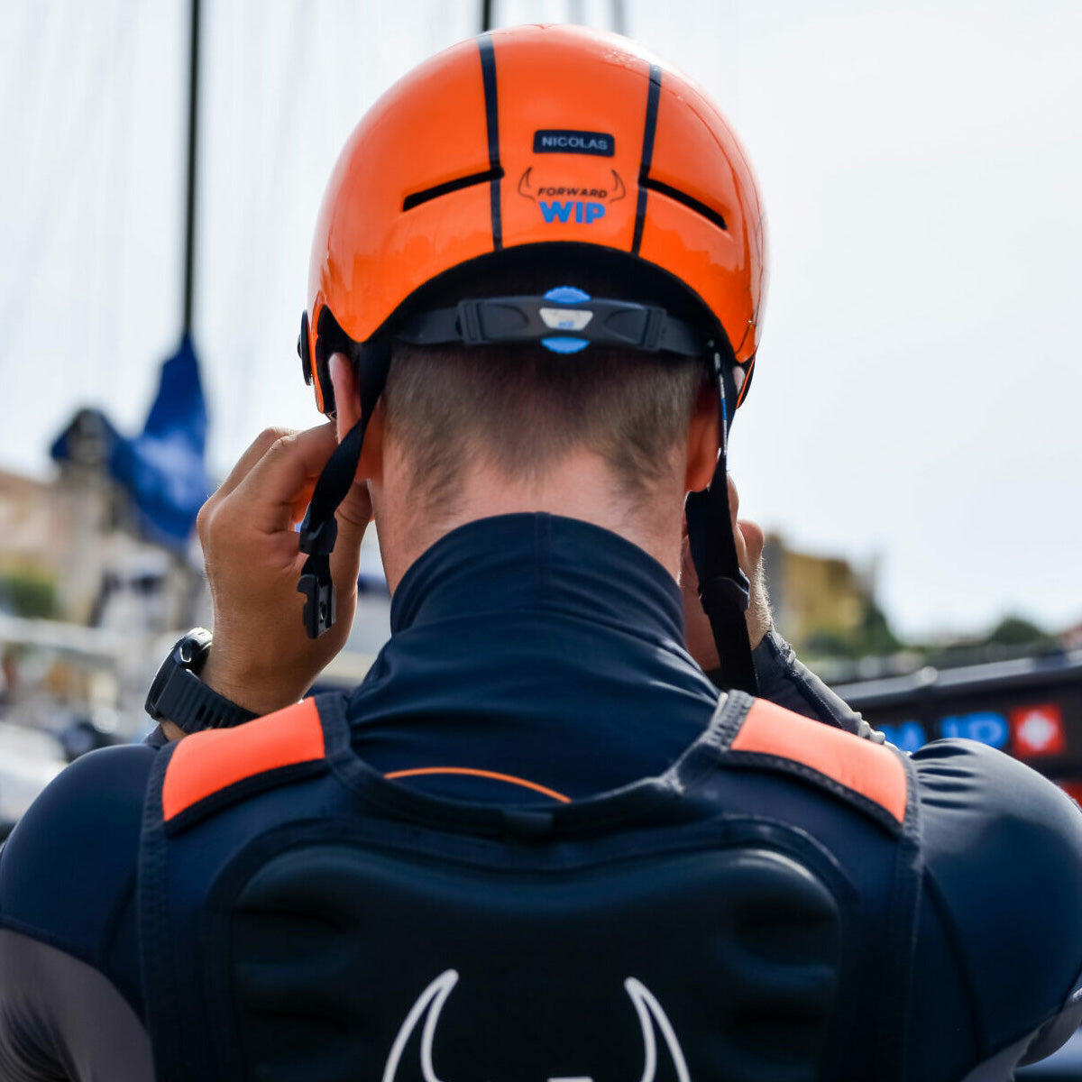 Casque Watersport Forward Wip X-Over - Visière Orange Néon - Taille M-L (55-60 Cm) - Pour Sports Nautiques