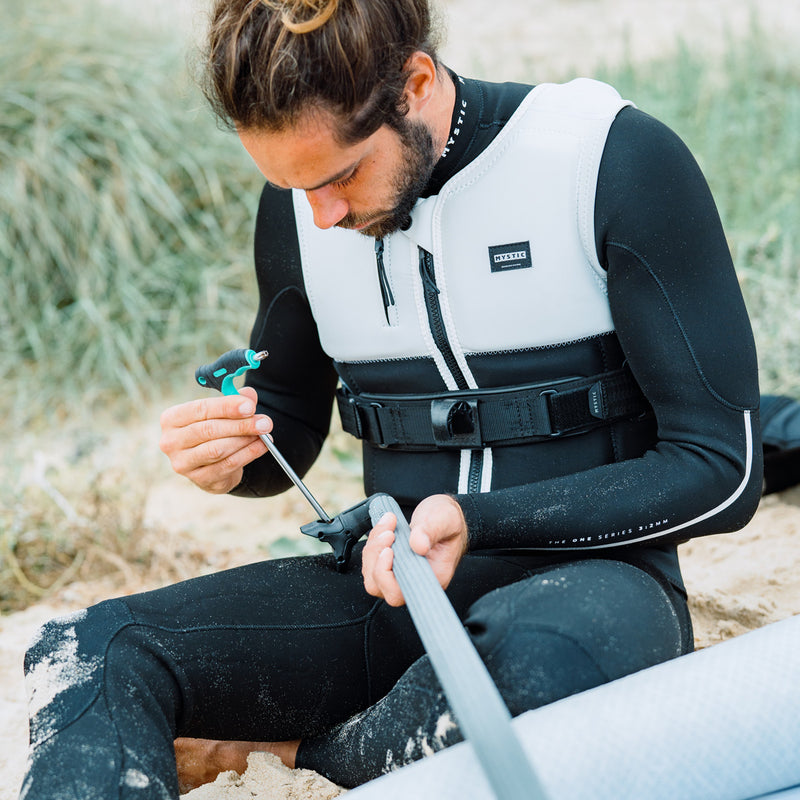 Mystic Endure Wing Impact Vest